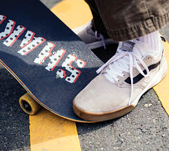 VANS ULTRARANGE PRO 职业滑板系列新配色将在秋冬席卷归来